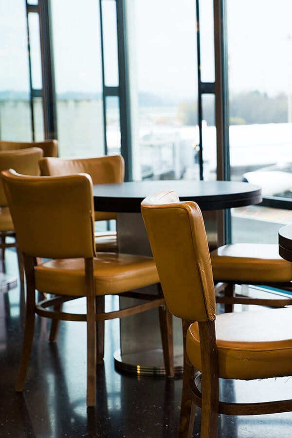 Hem 2 billiga cafe restaurangstolar